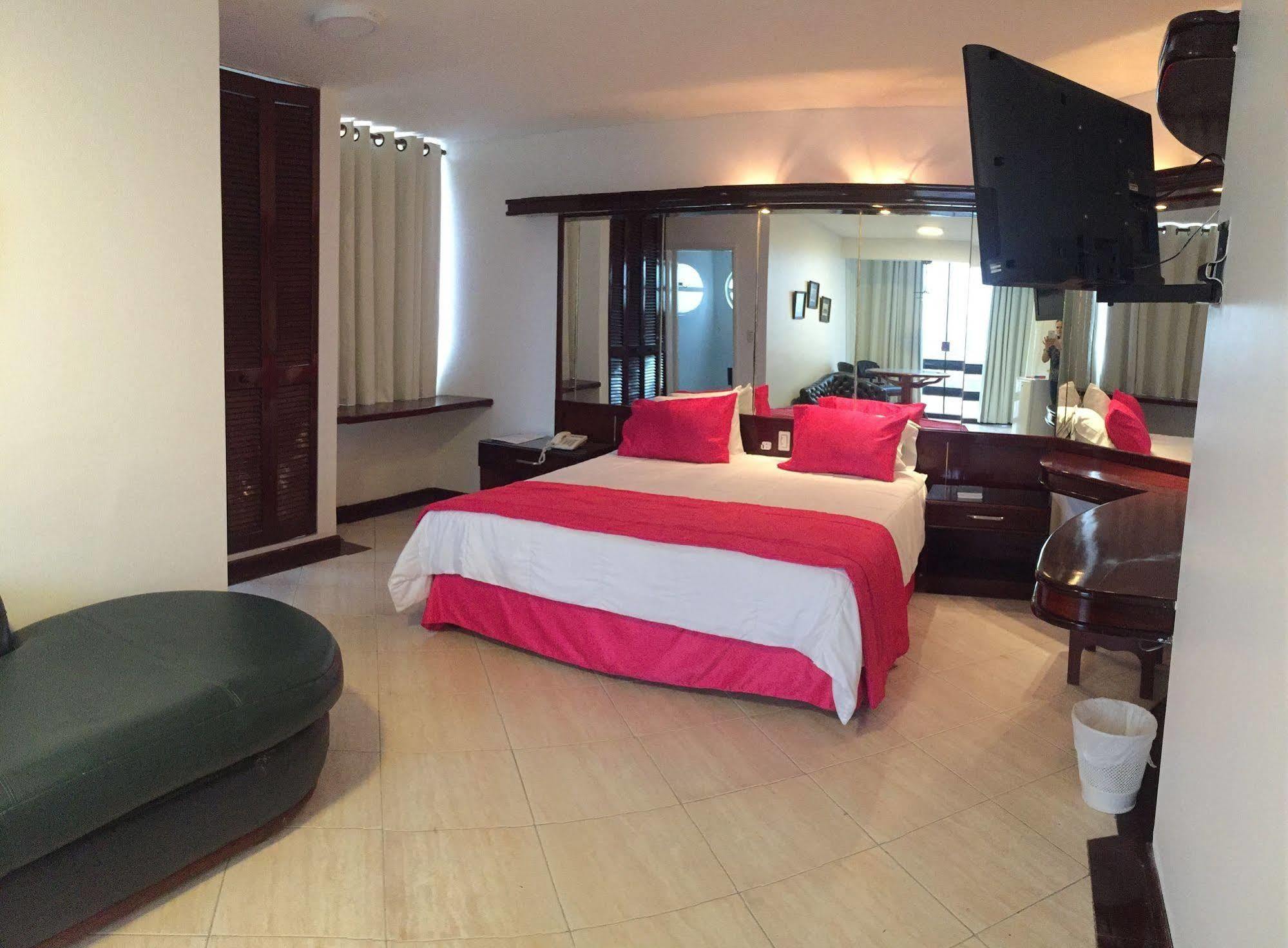 Hotel Arenal Santa Cruz de La Sierra Extérieur photo